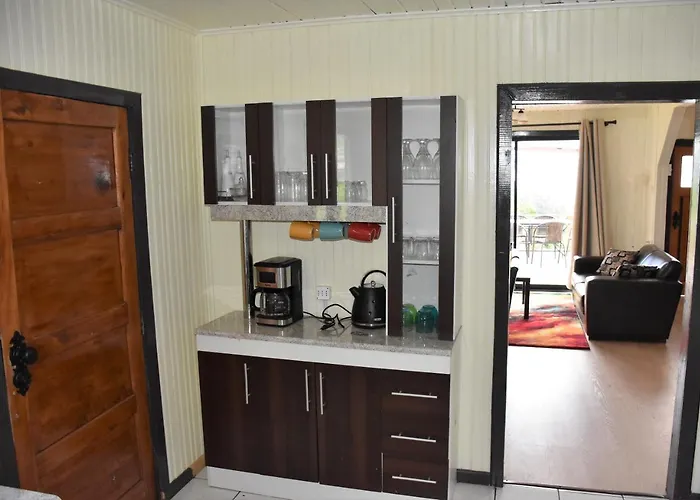 La Casita Amarilla
