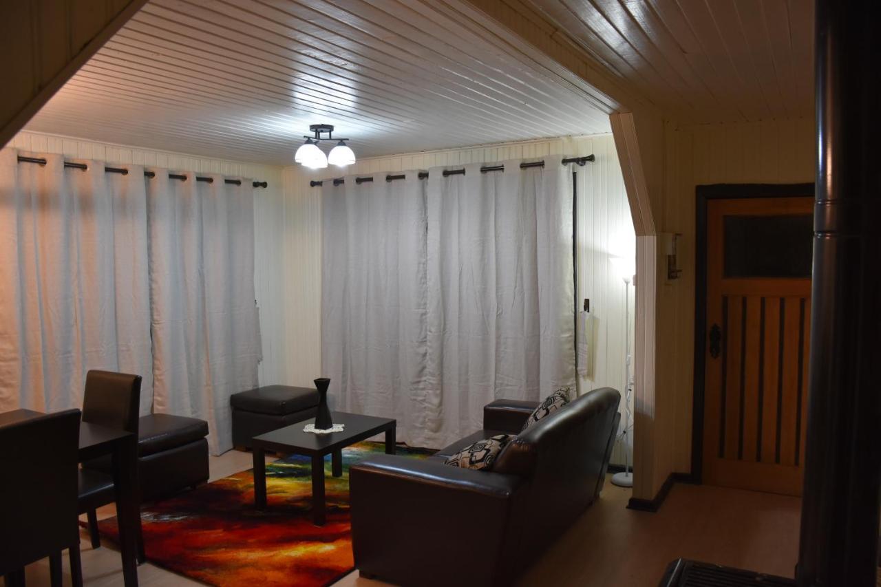 La Casita Amarilla *