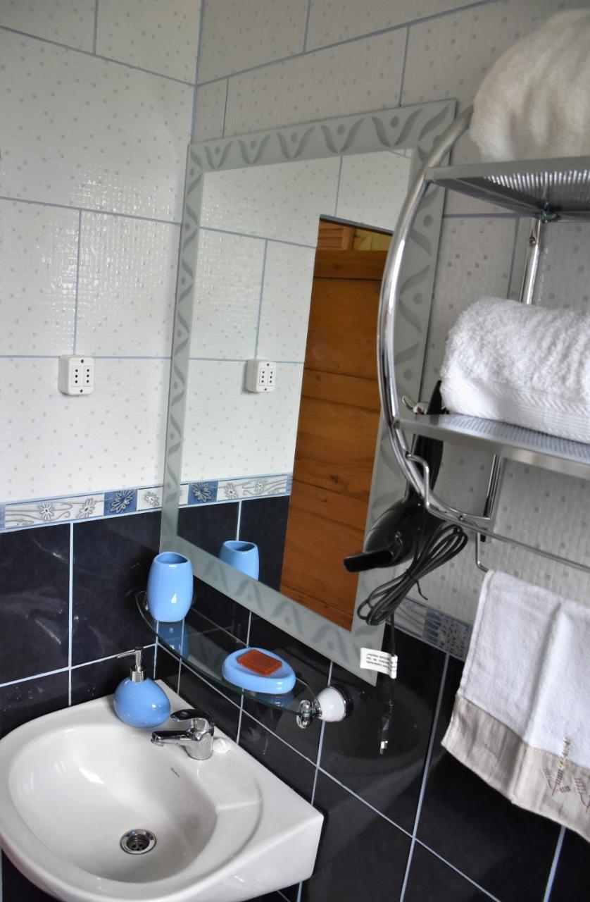 La Casita Amarilla *